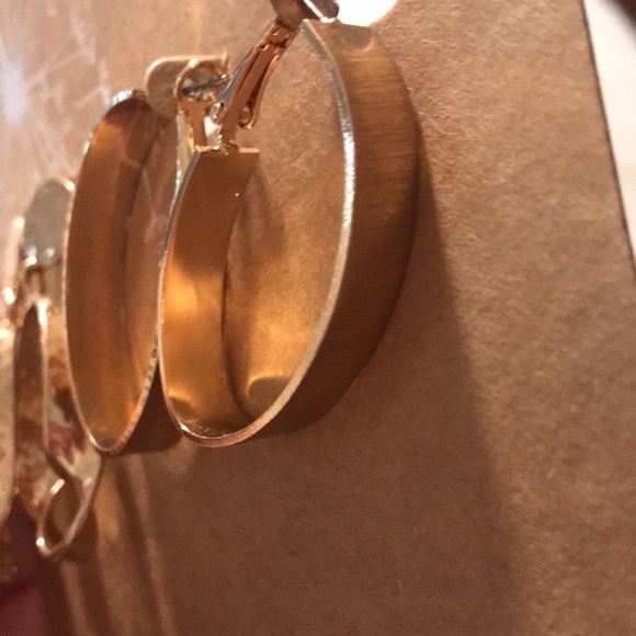 3 Pair Goldtone Ear rings New NWT - Picture 3 of 6